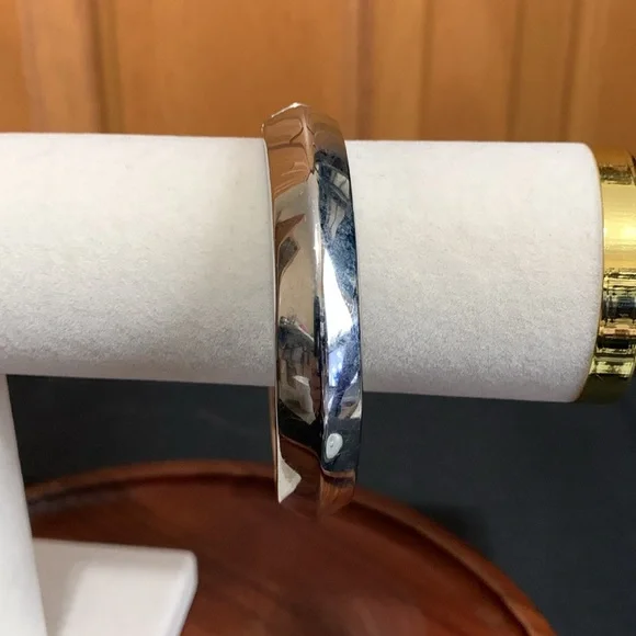 Silver tone rhinestone hinge bracelet - Picture 4 of 6